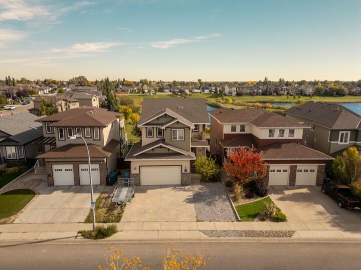 Property Photo:  1569 Coalbanks Boulevard W  AB T1J 4H6 