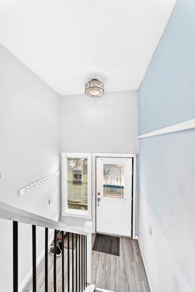 Property Photo:  19 Berwick Crescent NW  AB T3K 1P7 