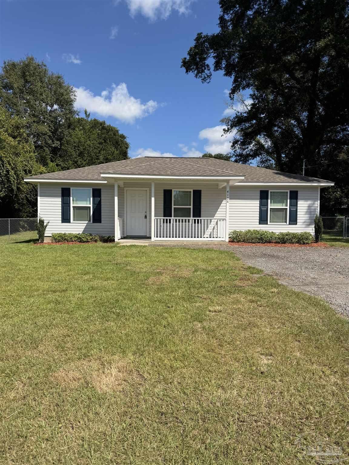 Property Photo:  4108 Lawrence Ave  FL 32571 