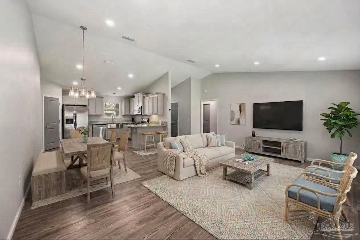 Property Photo: 5622 Riviera Dr FL 32583