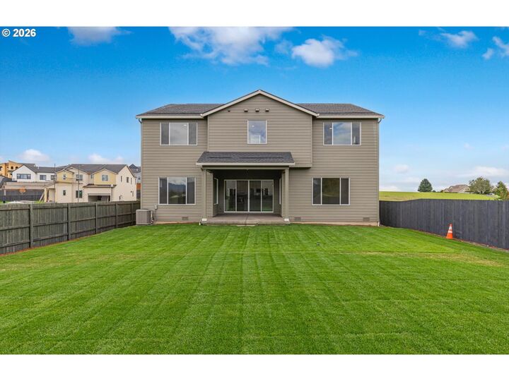 Property Photo:  405 W Holly Cir  WA 98671 