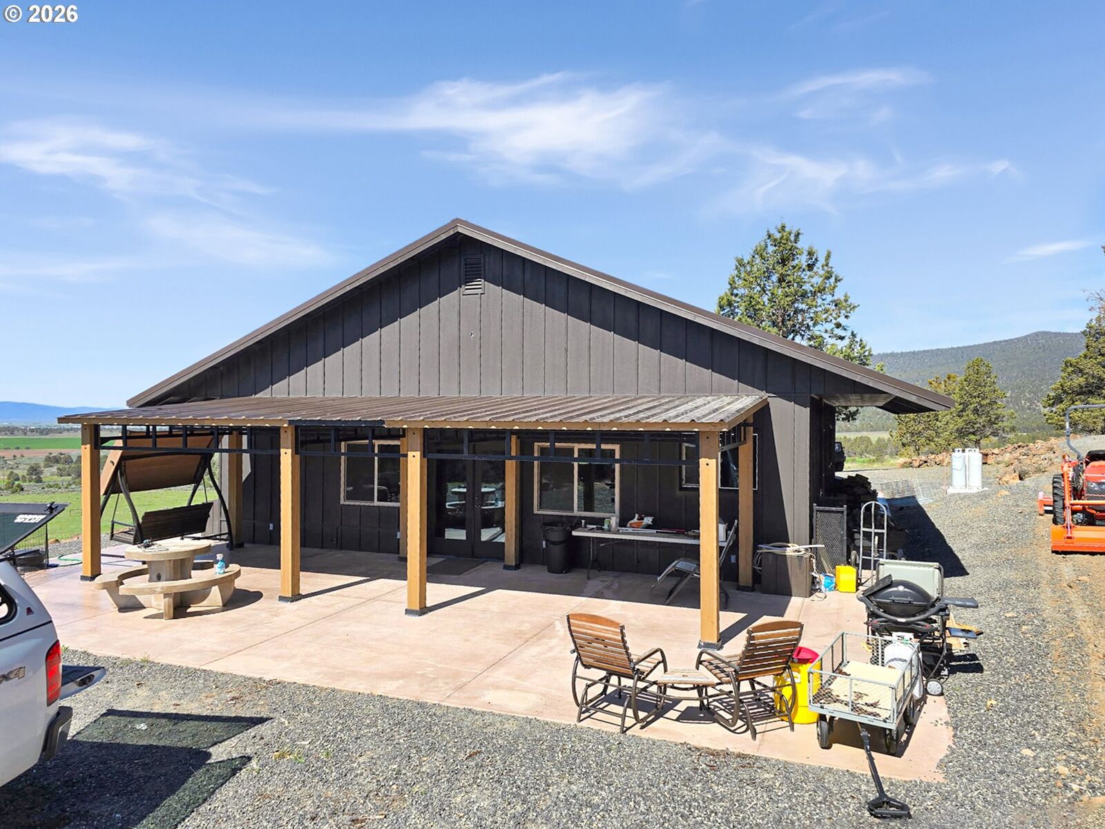 Property Photo:  17232 Dodds Hollow Rd  OR 97633 