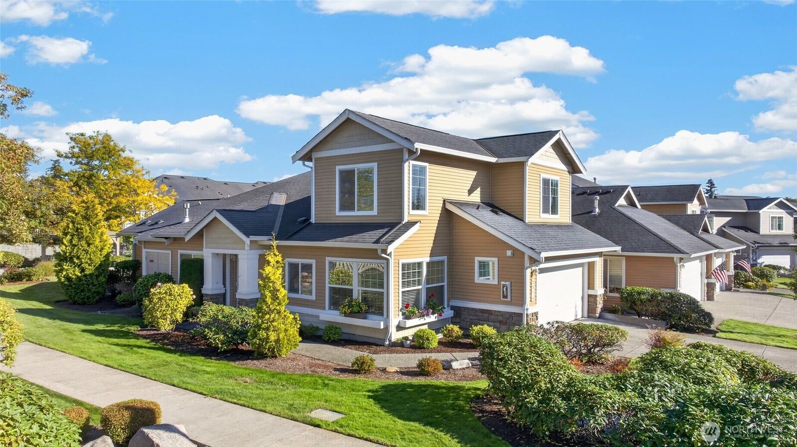 Property Photo:  2514  85th Drive NE Cc1  WA 98258 