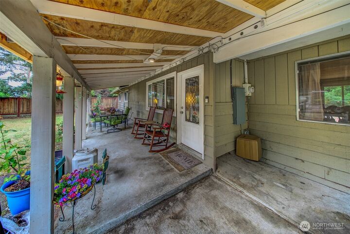 Property Photo: 207 Seattle Street W WA 98576