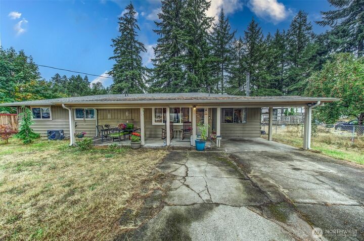 Property Photo:  207  Seattle Street W  WA 98576 