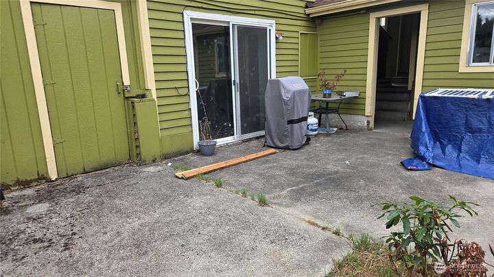 Property Photo: 4221 S 3rd Avenue WA 98203