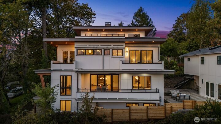 Property Photo:  614  33rd Avenue E  WA 98112 