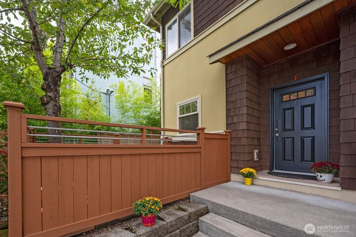 Property Photo: 1835 24th Ave B WA 98122