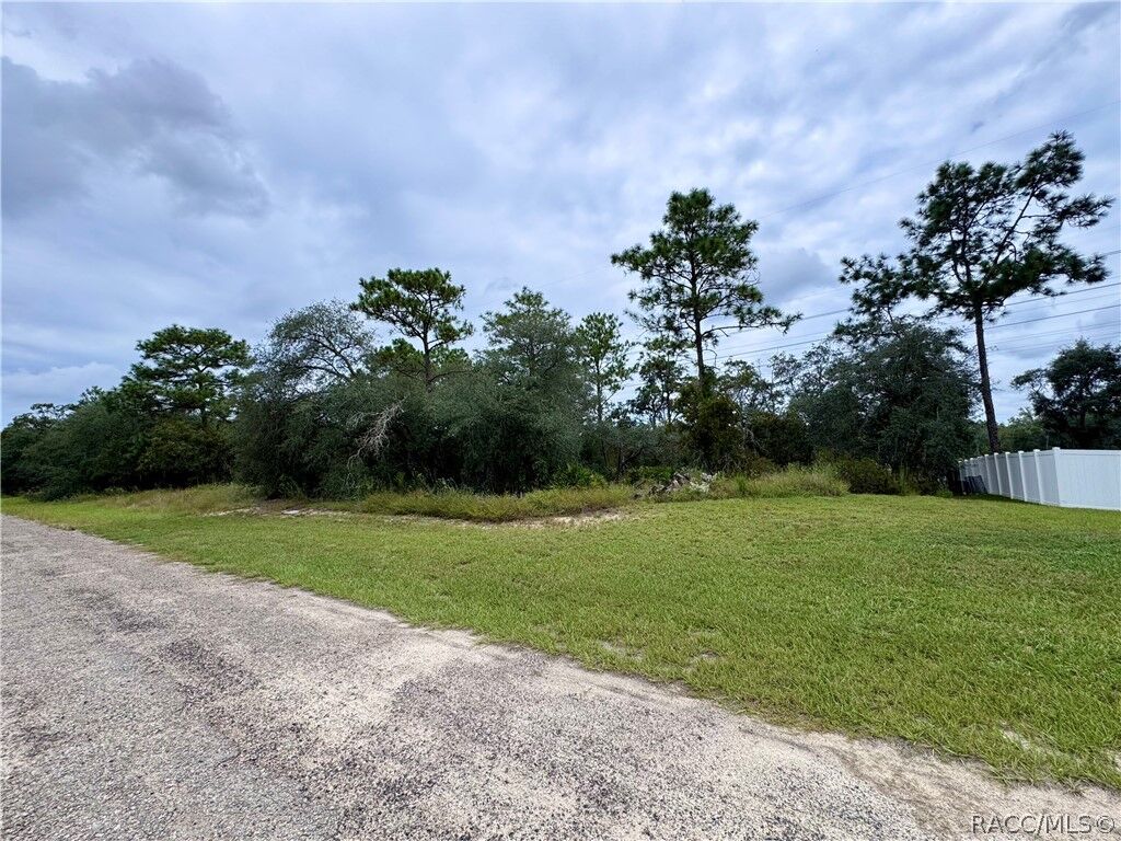 Property Photo: 1853 W Skyline Drive FL 34434