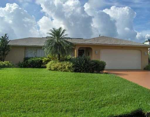 Property Photo: 1120 SE Palm Beach Road FL 34952