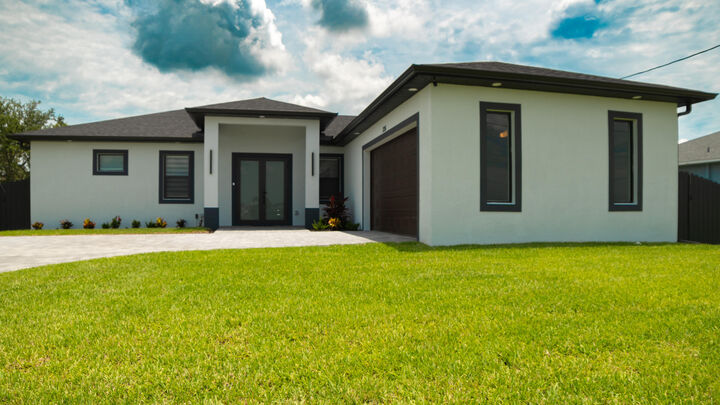 Property Photo: 326 NW 21st Terrace FL 33993