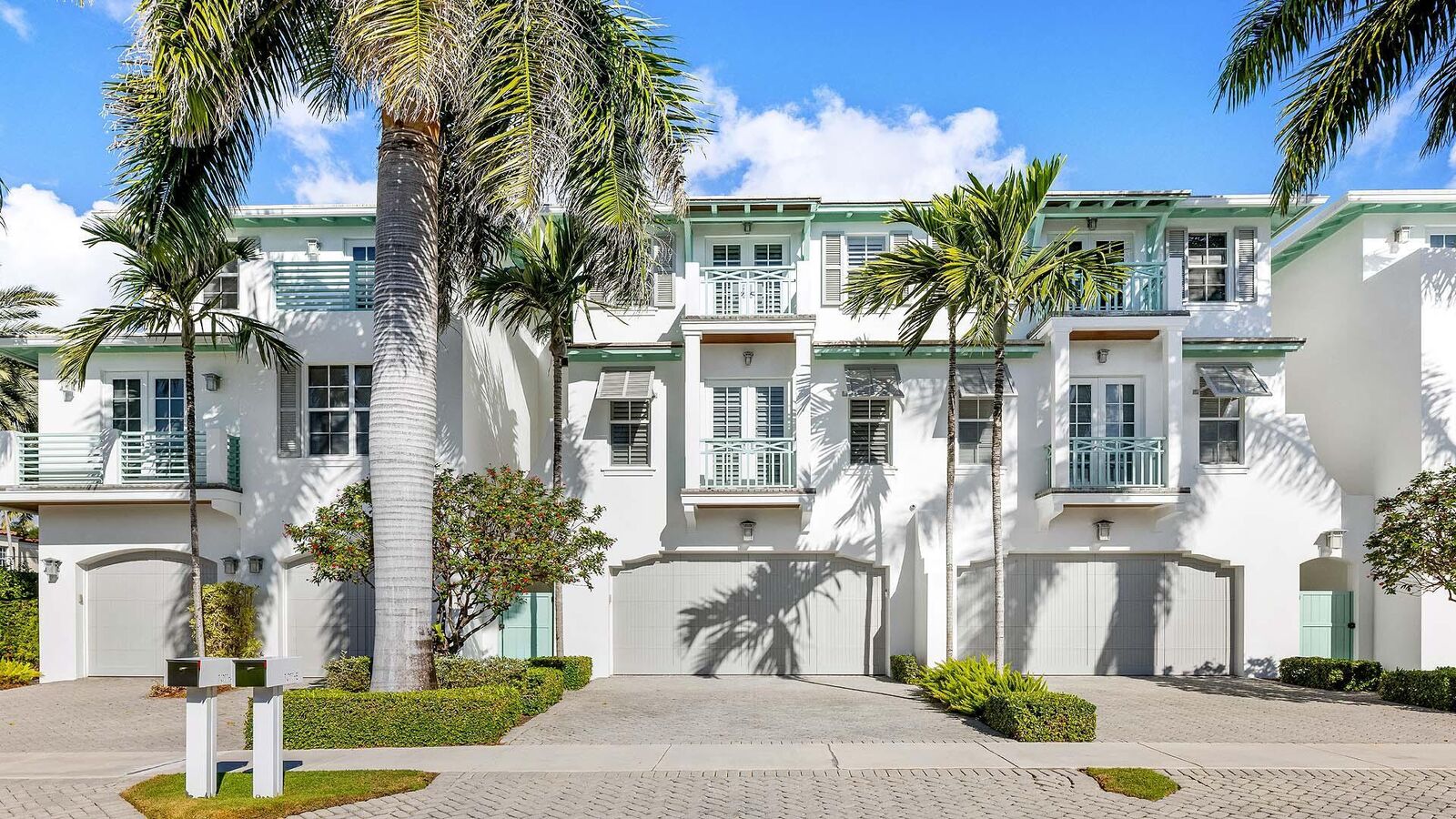 Property Photo: 1011 Ingraham Avenue B FL 33483