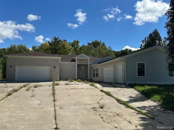Property Photo: 1376 Cedar Drive MI 48444