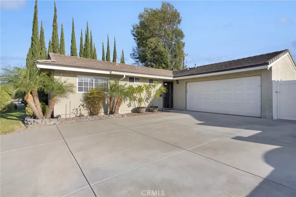 Property Photo:  5462 Cynthia Circle  CA 90630 