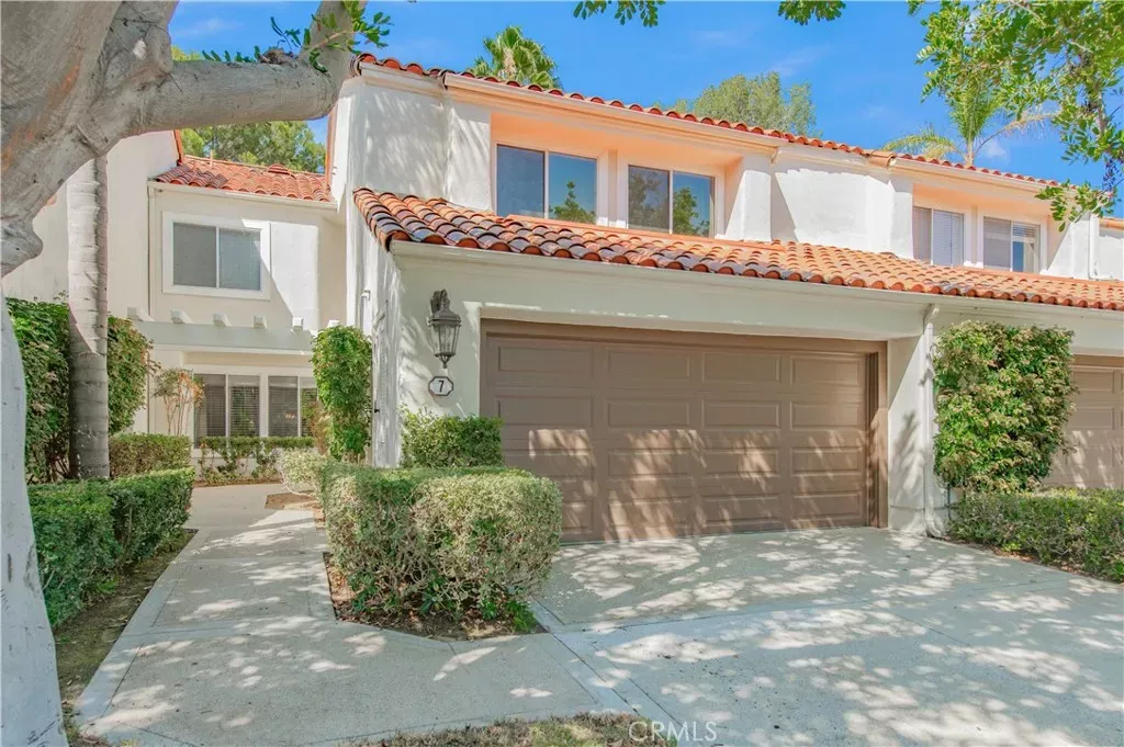 Property Photo:  7 Del Rey 10  CA 92612 