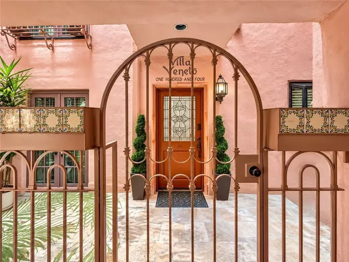 Property Photo: 6220 Pacific Avenue 104 CA 90293