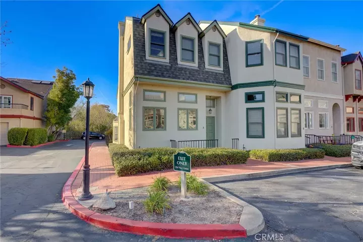 Property Photo:  1106 Oceanaire 1  CA 93405 
