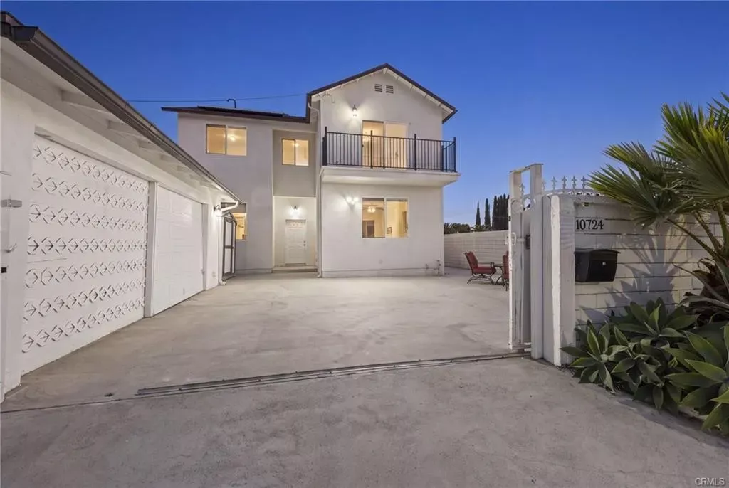 Property Photo:  10724 Bonavista  CA 90604 
