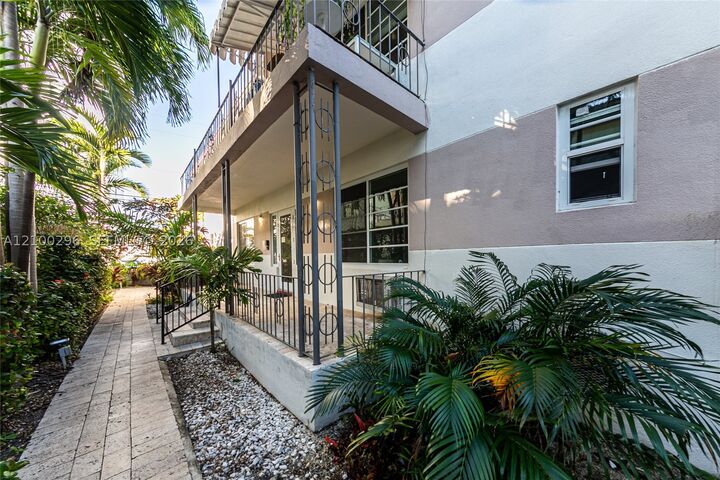 Property Photo:  1431 Lincoln Ter 2  FL 33139 