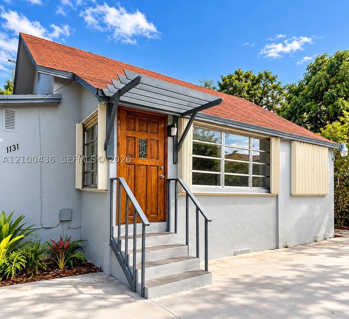 Property Photo:  1131 SW 14th Ave 1  FL 33135 