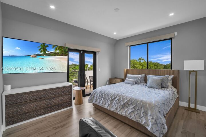 Property Photo:  820 NE 2nd St  FL 33301 