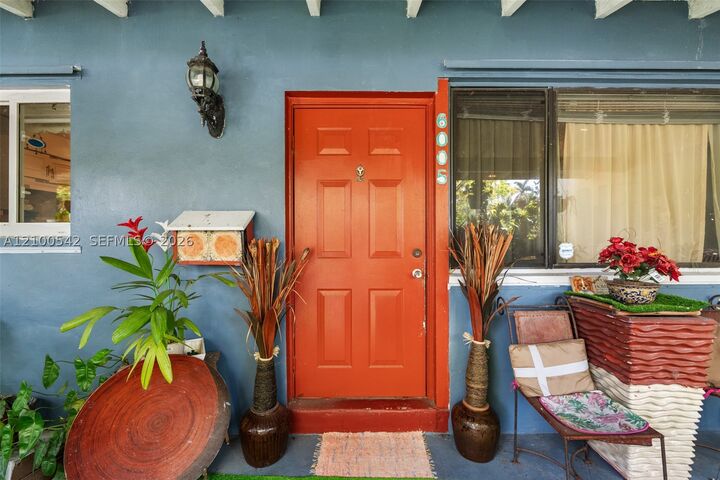 Property Photo: 6005 SW 64th Pl FL 33143