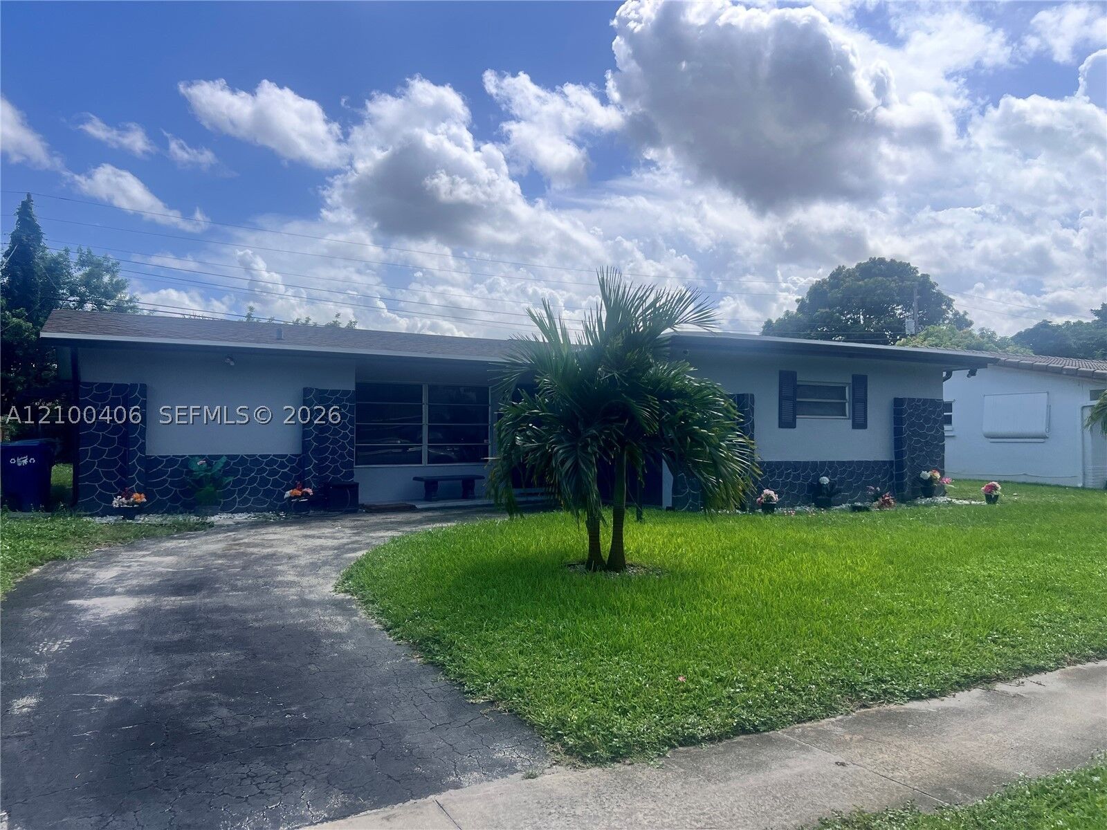 Property Photo:  4420 NW 25th Pl  FL 33313 