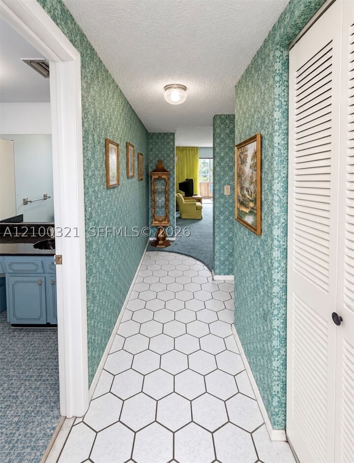 Property Photo:  4000 NW 44th Ave 113  FL 33319 