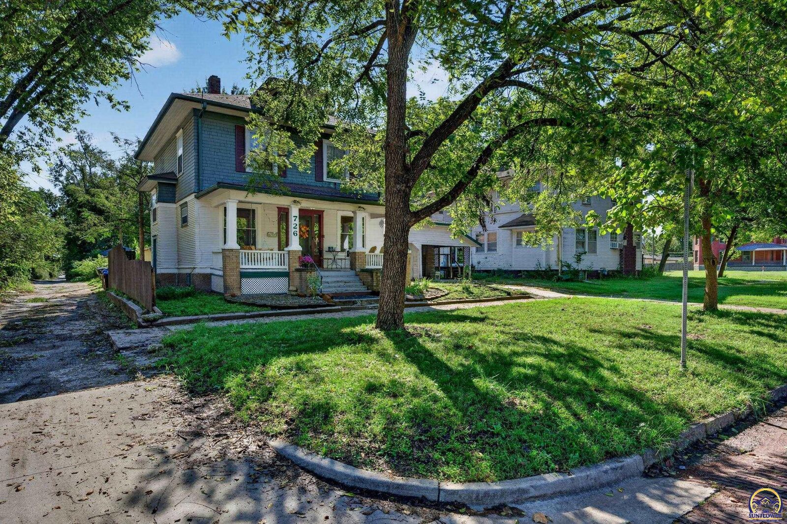 Property Photo:  726 SW Buchanan St  KS 66606 