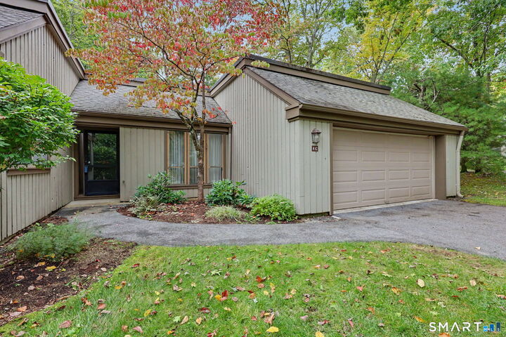 Property Photo: 4 Heritage Crest C CT 06488