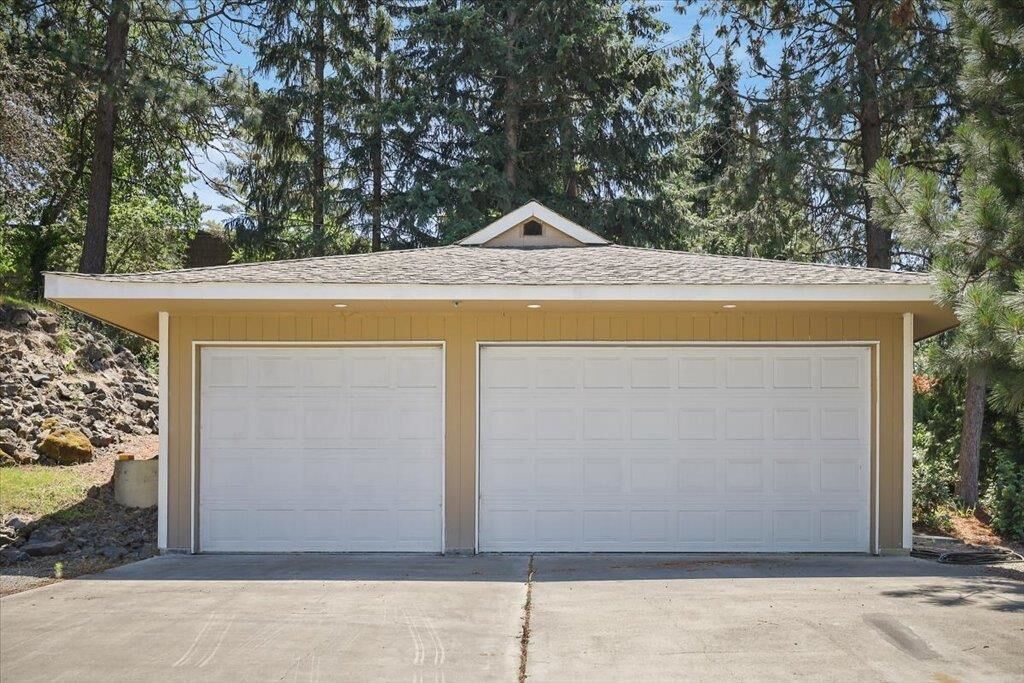 Property Photo: 1802 E Rockwood Blvd WA 99203