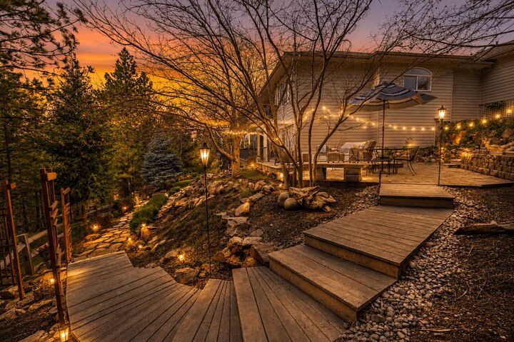 Property Photo:  102 N Lindeblad Ln  WA 99019 