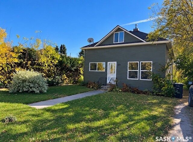 Property Photo:  406 Scott Street  SK S0K 2Y0 