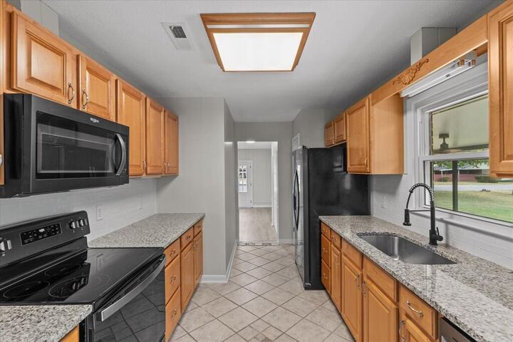 Property Photo:  410 Melbourne Dr  AL 36330 