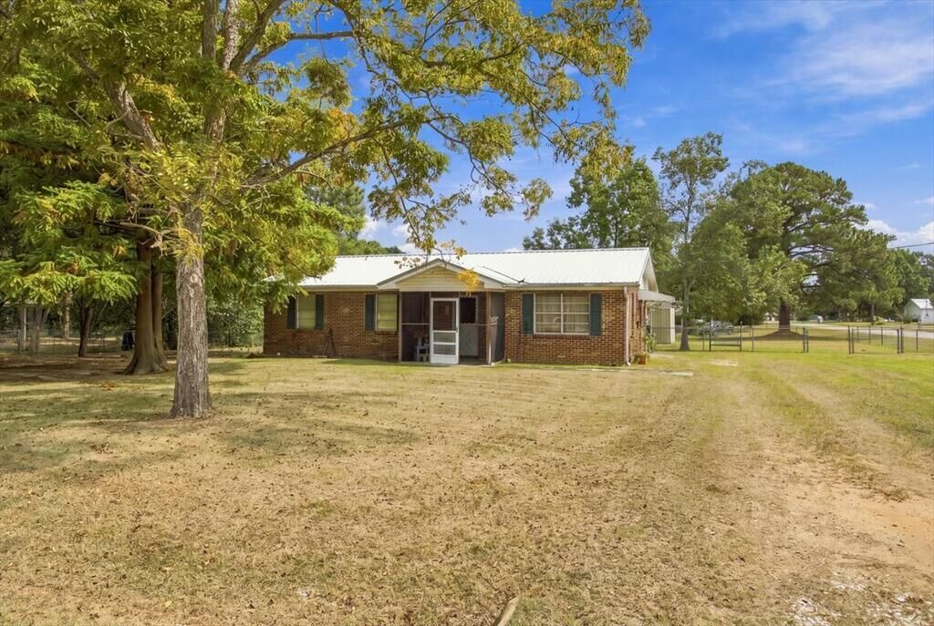 Property Photo: 100 Arvie Drive AL 36301