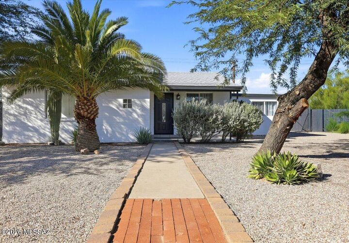 Property Photo: 5449 E Linden Street AZ 85712