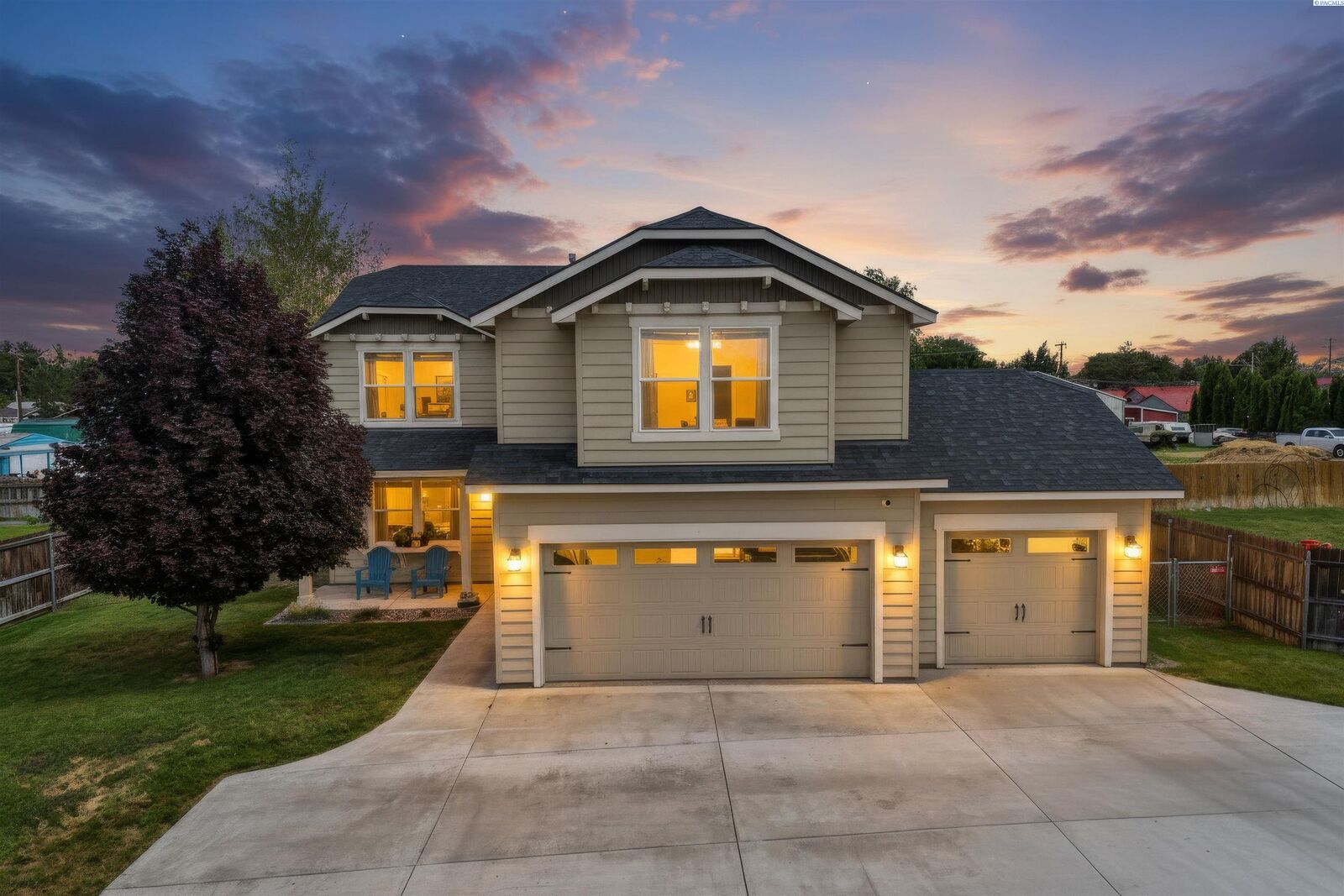 Property Photo:  2822 S Hartford Pl  WA 99337 