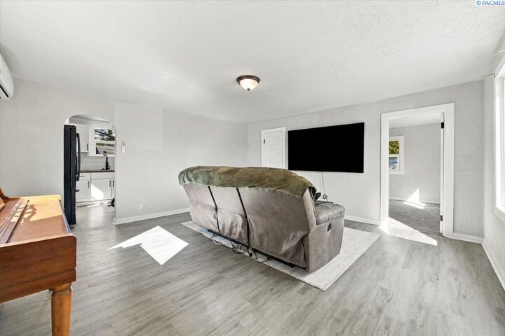 Property Photo:  1216 S 3rd Ave  WA 99301 