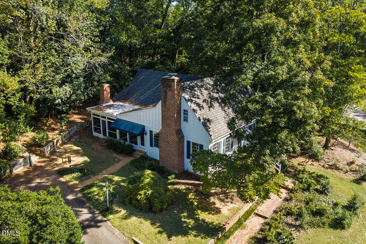 Property Photo: 3008 Woodgreen Drive NC 27607