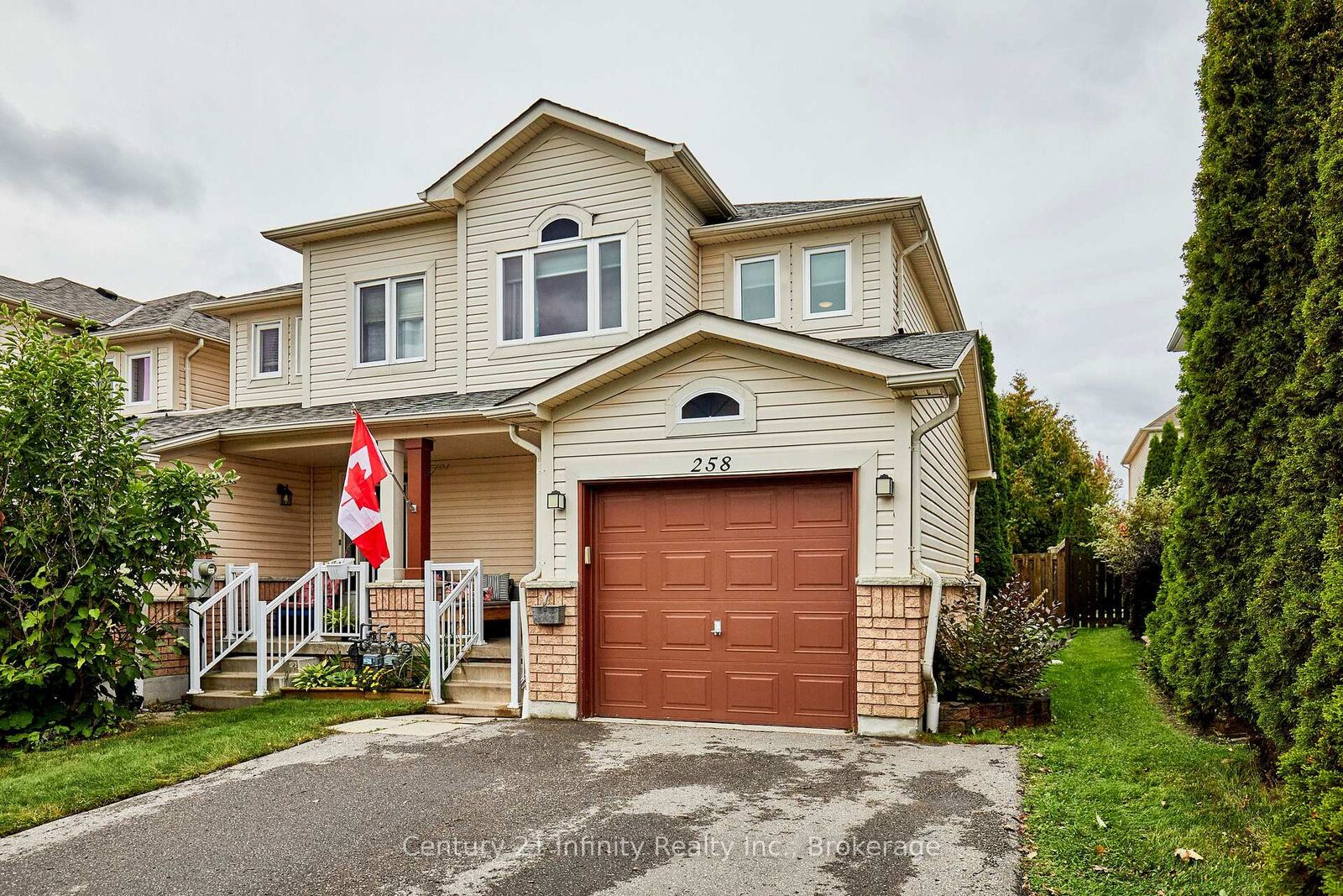 Property Photo: 258 Swindells Street ON L1C 5G7