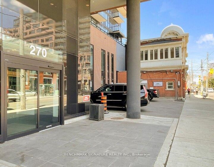 Property Photo:  270 Dufferin Street 814  ON M6K 0H8 