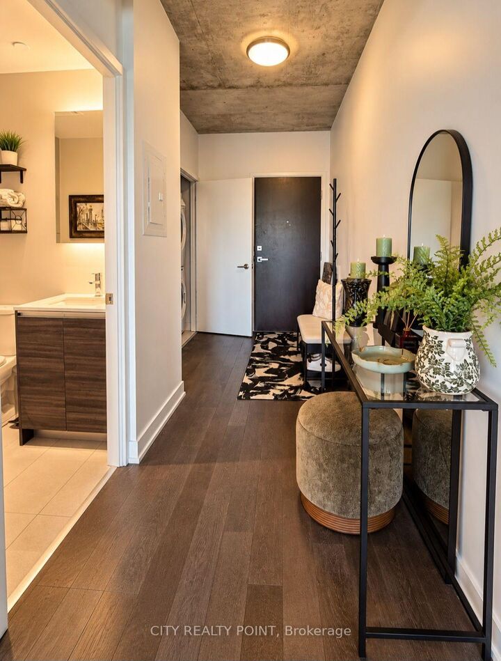 Property Photo:  1190 Dundas Street E 505  ON M4M 0C5 