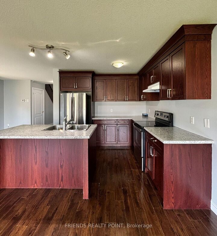 Property Photo:  1844 Foxridge Crescent  ON N7G 5B4 