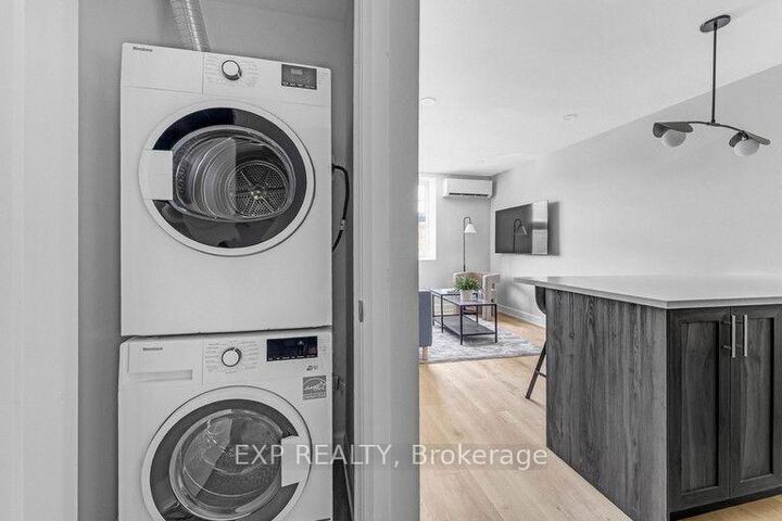 Property Photo:  658 Somerset Street W 101  ON K1R 5K4 
