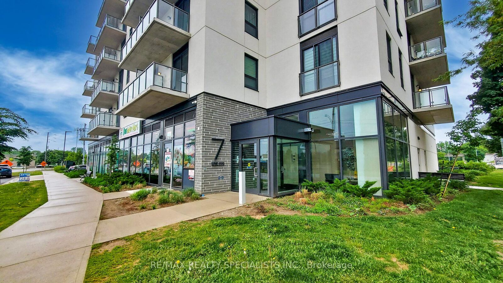 Property Photo:  7 Erie Avenue 809  ON N3S 2E7 