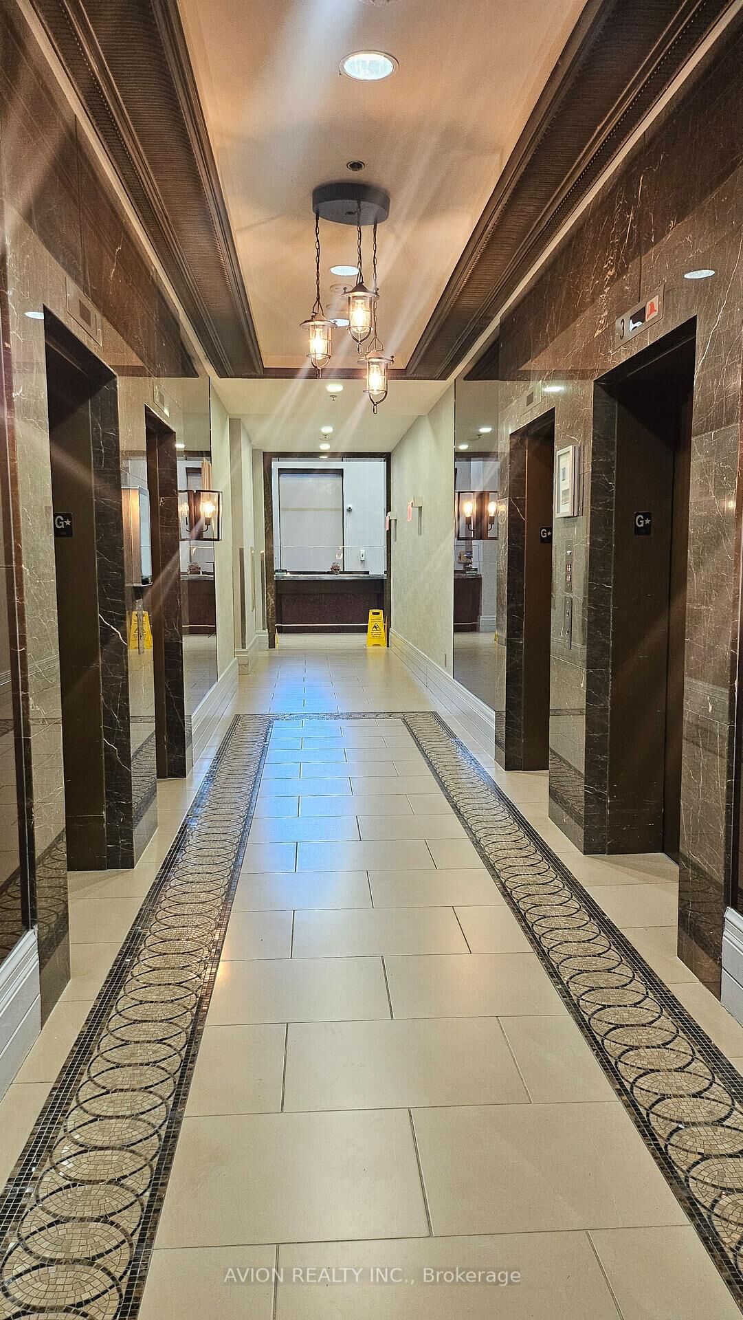 Property Photo:  385 Prince Of Wales Drive 1901  ON L5B 0C6 