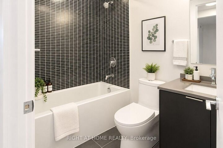 Property Photo:  1 Jarvis Street 1101  ON L8R 0A8 