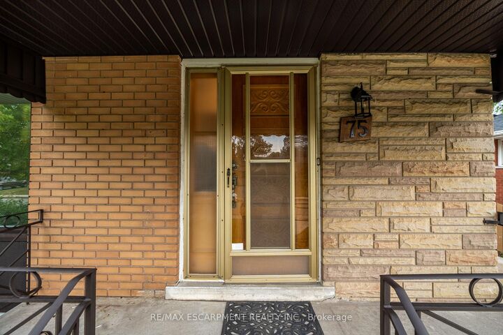 Property Photo:  75 Purdy Crescent  ON L9A 3B4 