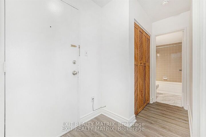 Property Photo:  2041 Arrowsmith Drive 403C  ON K1J 7V7 