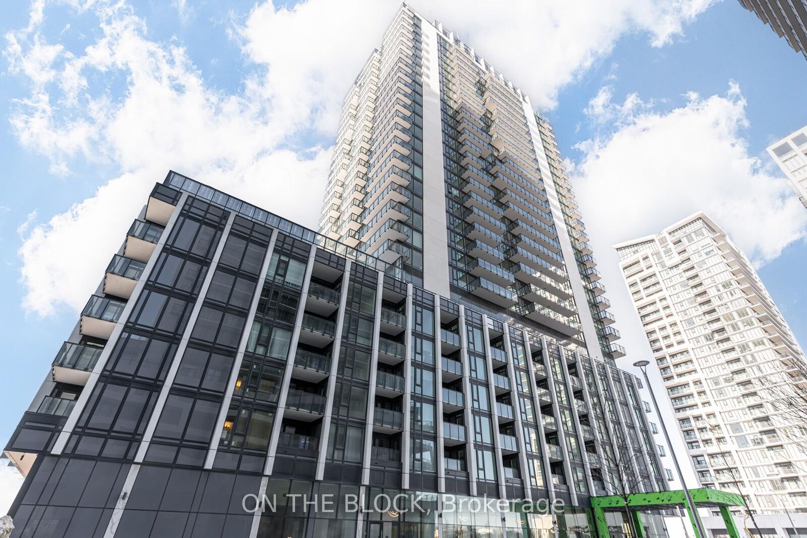 Property Photo:  27 Korda Gate 1207  ON L4K 0P6 
